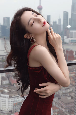 校草被LJ到喷水沦为宿舍视频